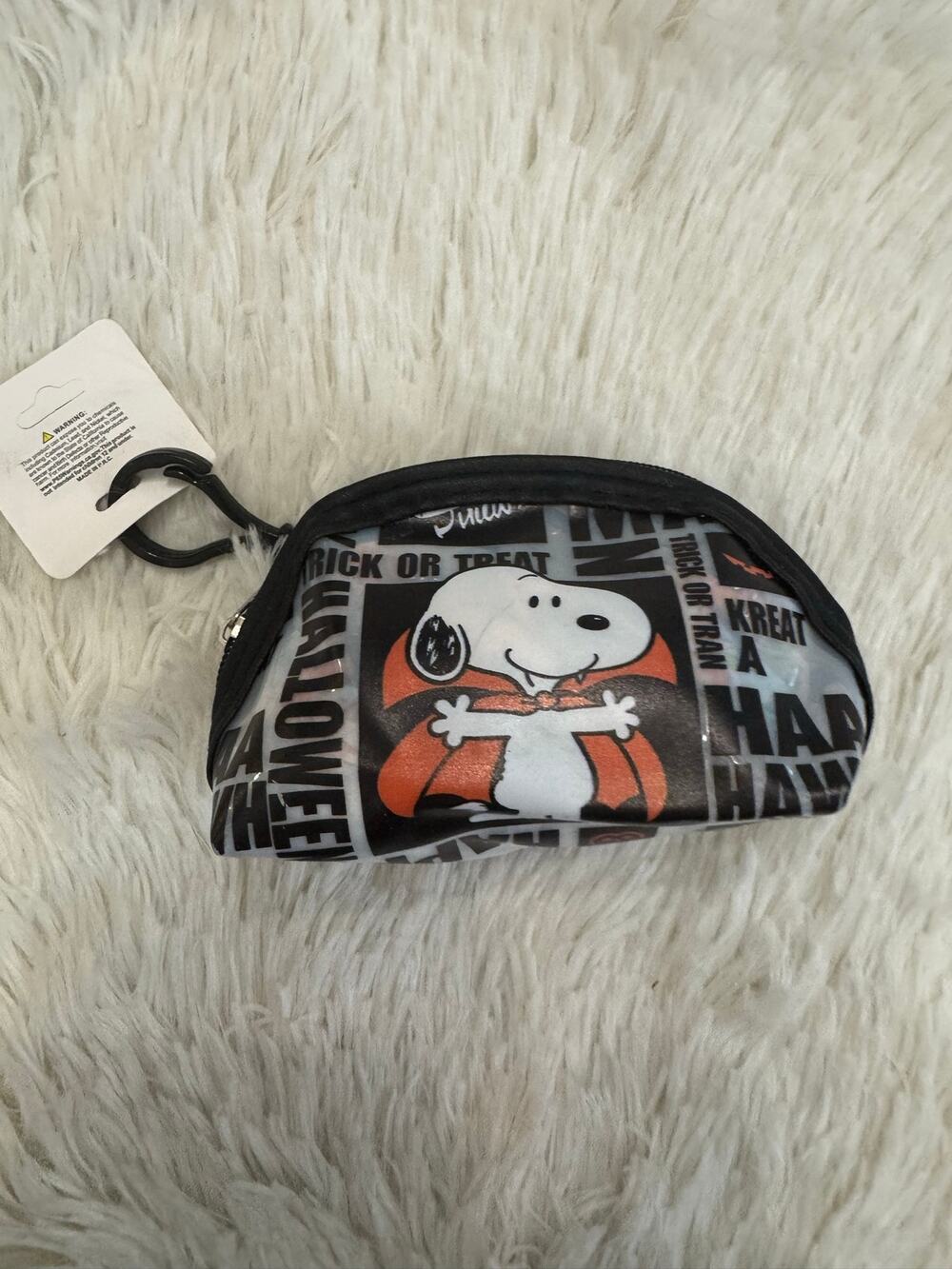 Snoop Halloween coin purse keychain Snoopy in an vampire cape